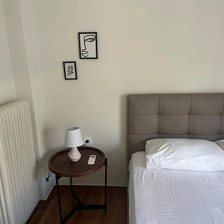 2 Bd Modern Apt With Balcony In Pagrati Athens Exterior photo